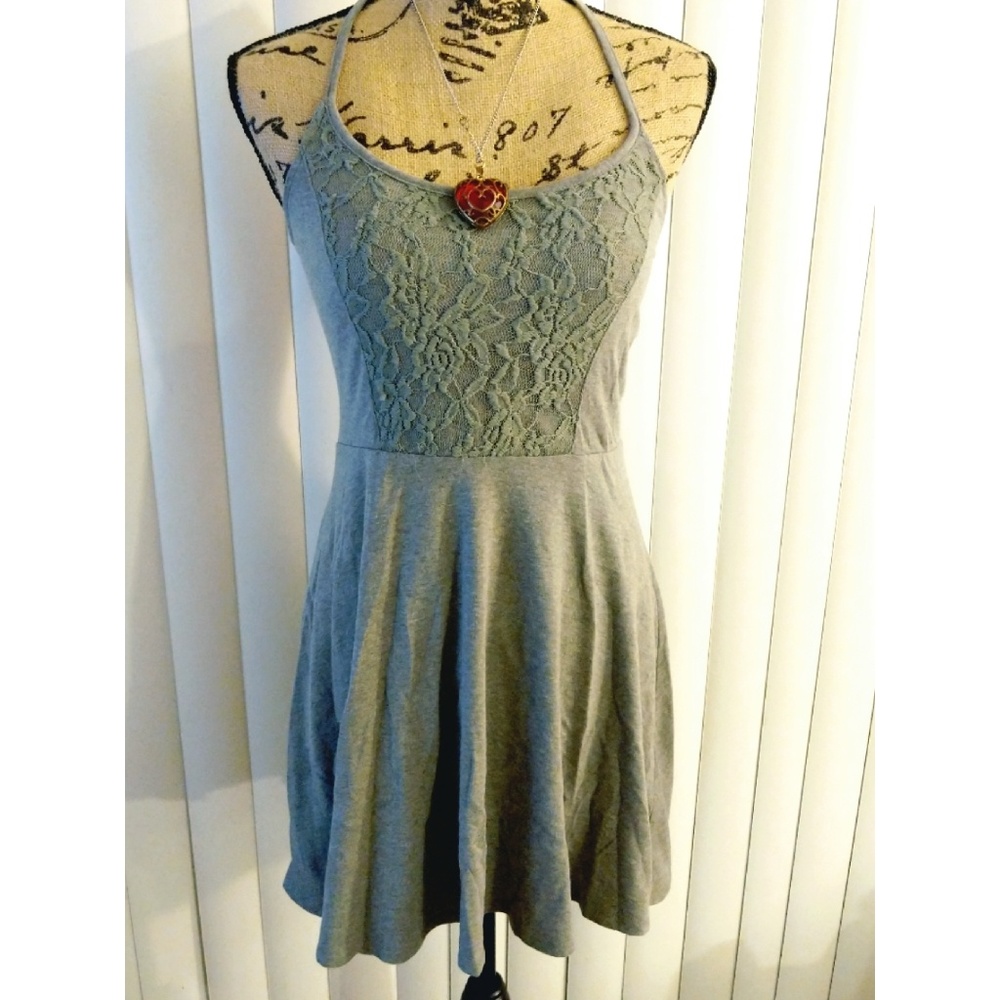 🧣B2G1 SALE Im in love with derek stretch dress